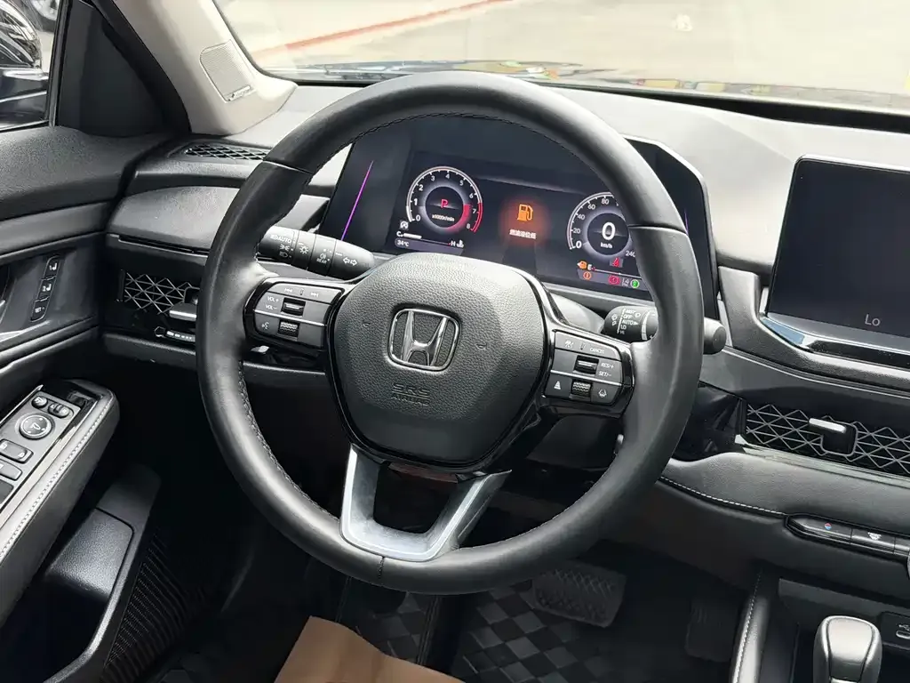 Honda Accord — фото 7