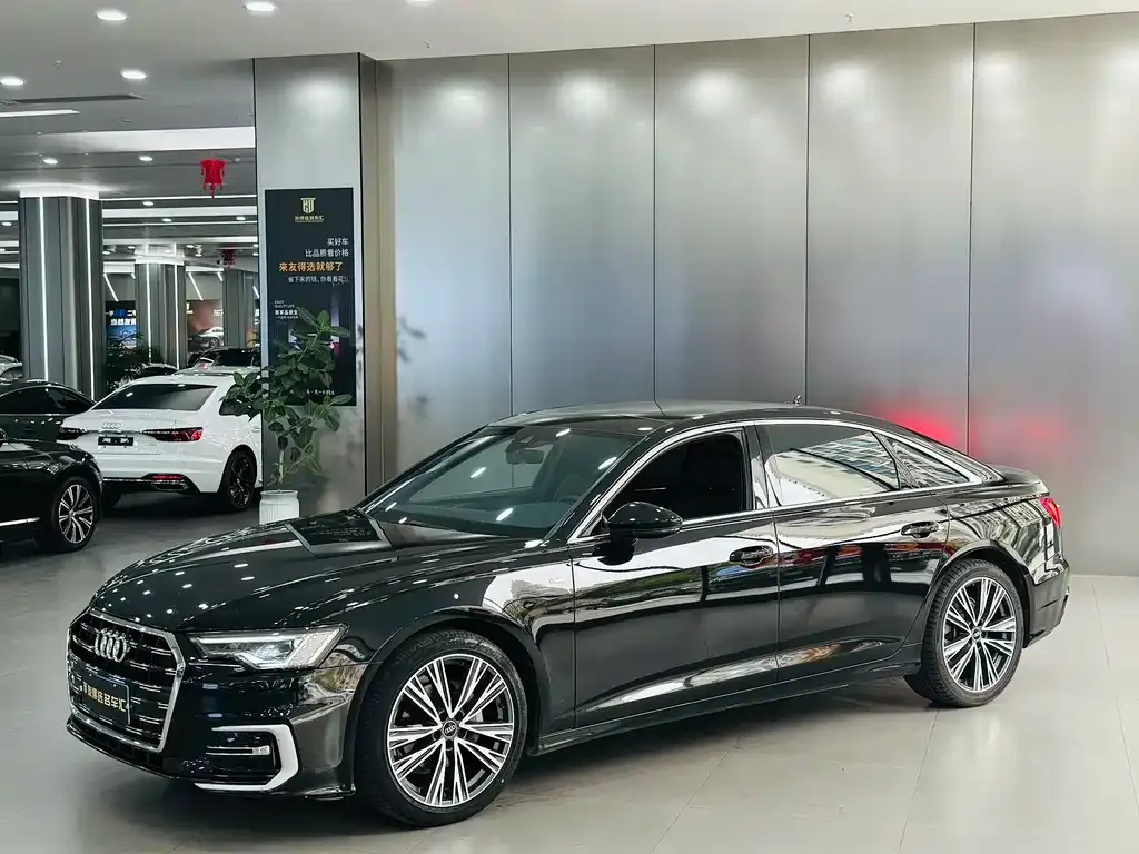 Audi A6L — фото 1