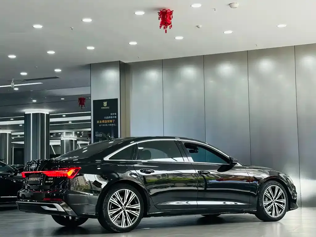 Audi A6L — фото 10