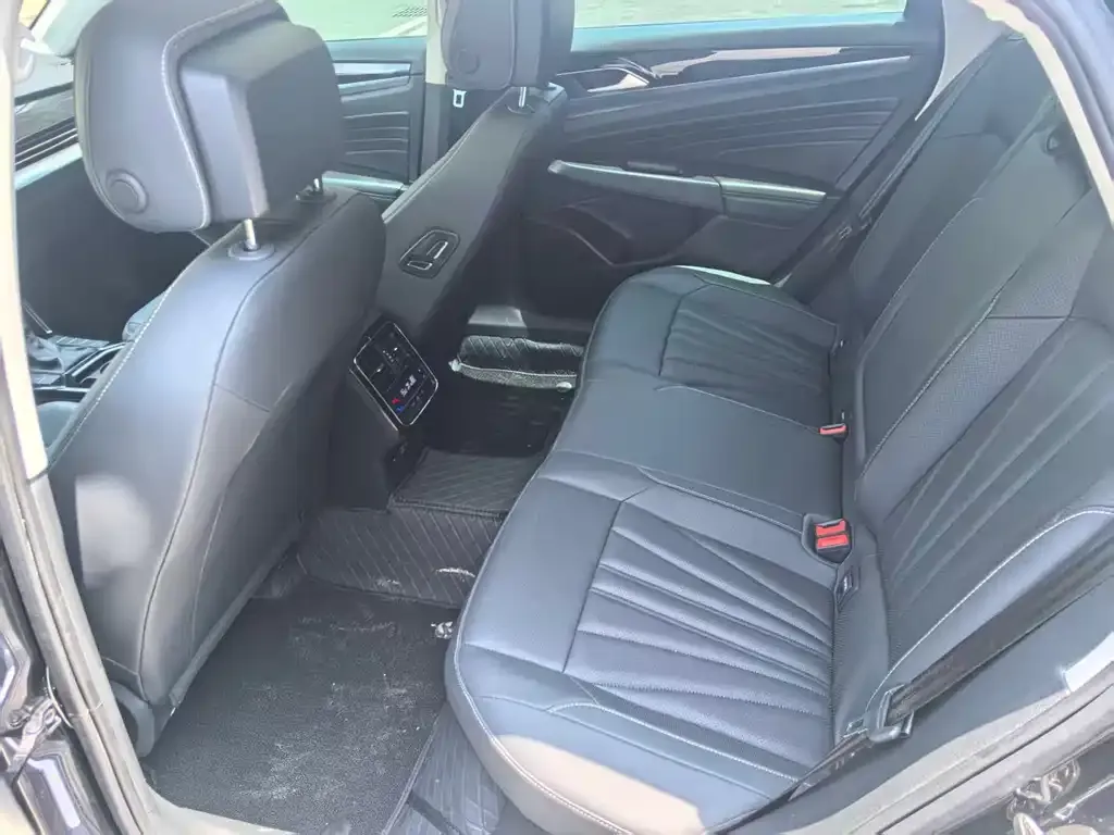Volkswagen Passat 2025 из CN, фото 7