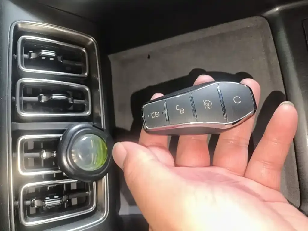 BYD L EV 2024 из CN, фото 5