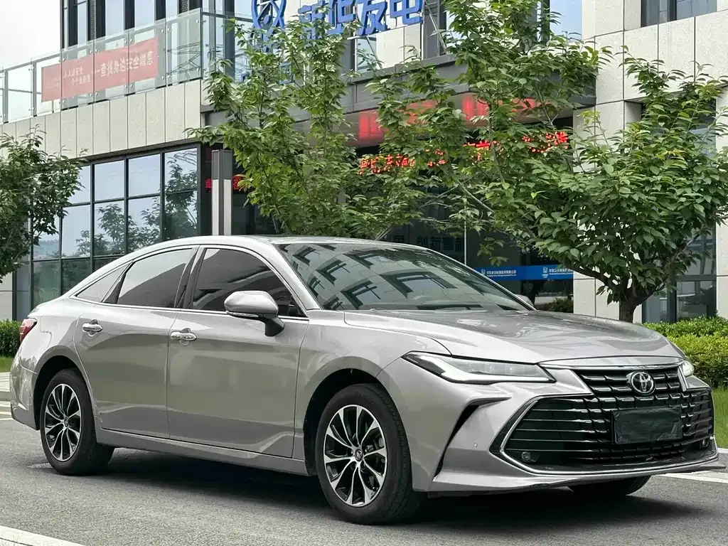 Toyota Avalon — фото 10