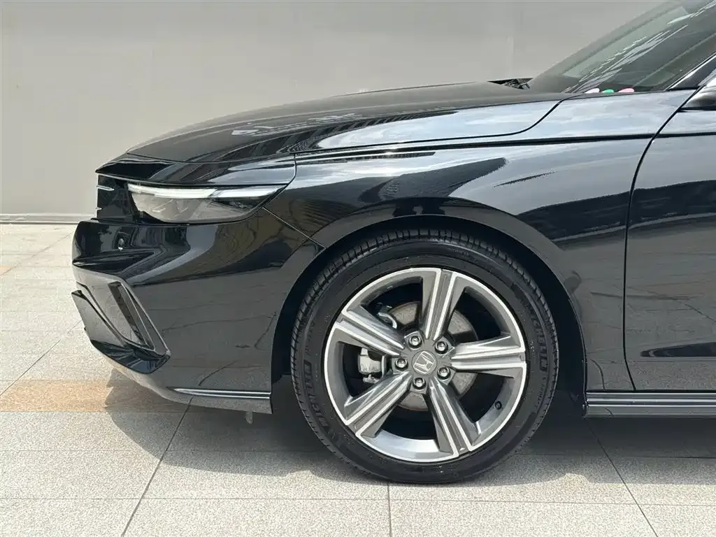 Honda Accord — фото 8