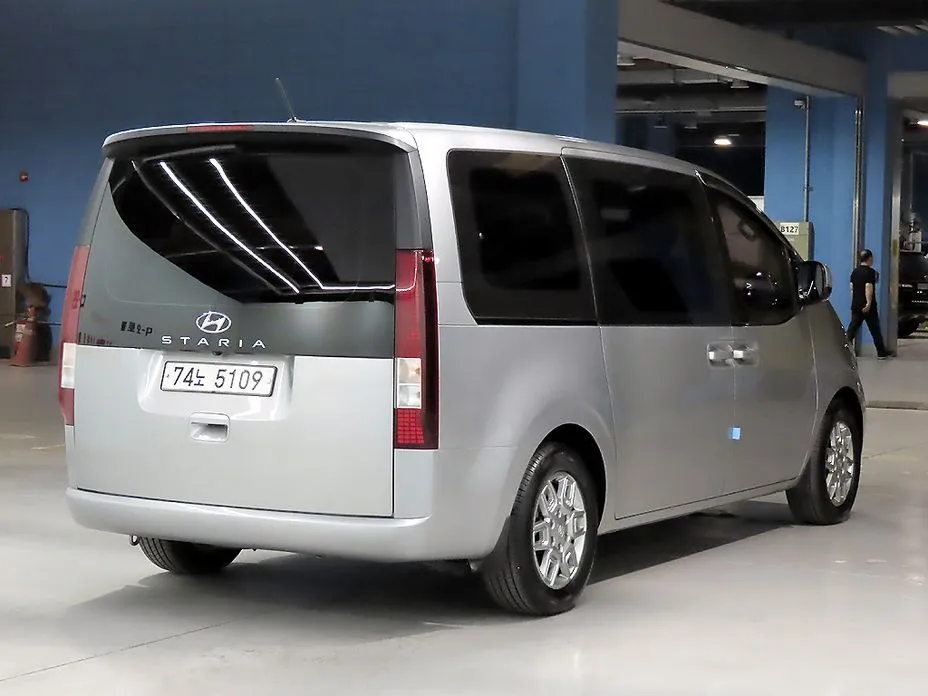 Hyundai Staria — фото 2