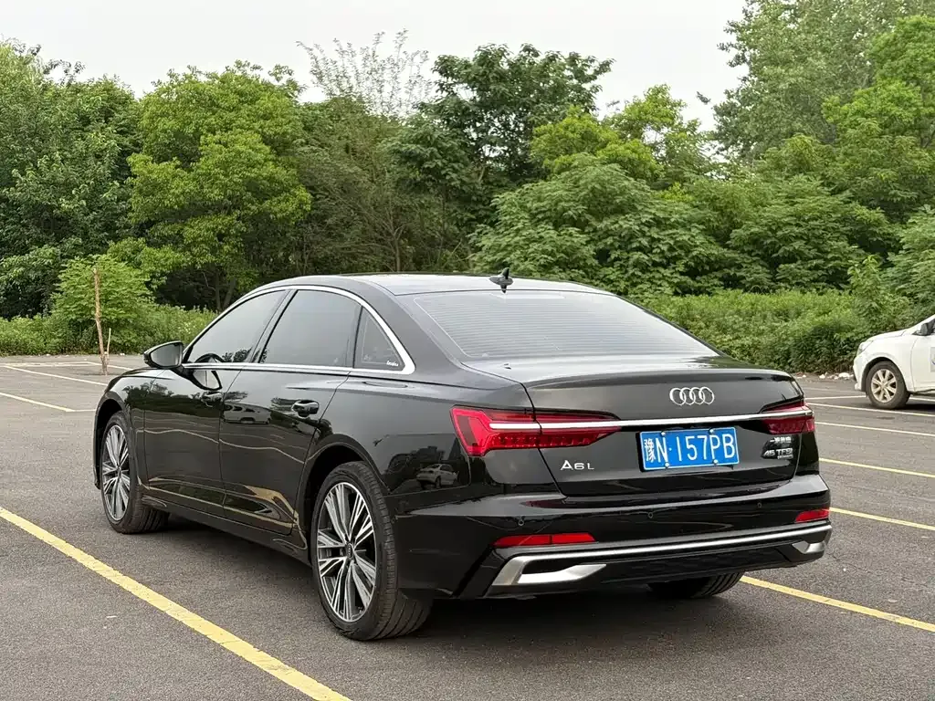 Audi A6L — фото 8