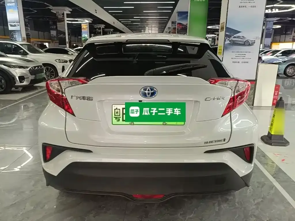 Toyota C-HR EV 2022 из CN, фото 3