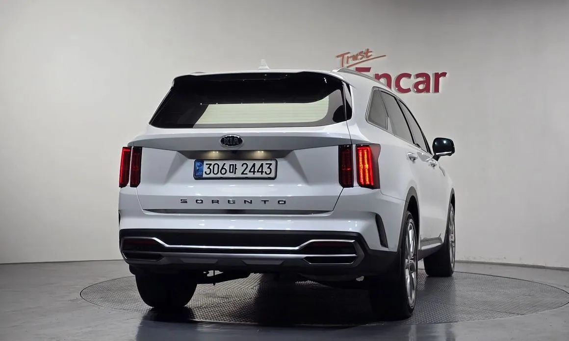 Kia Sorento — фото 10