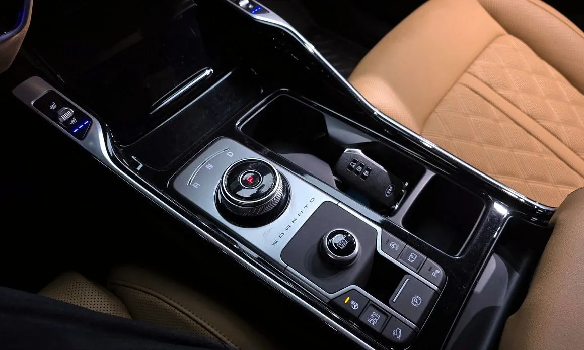 Kia Sorento — фото 8