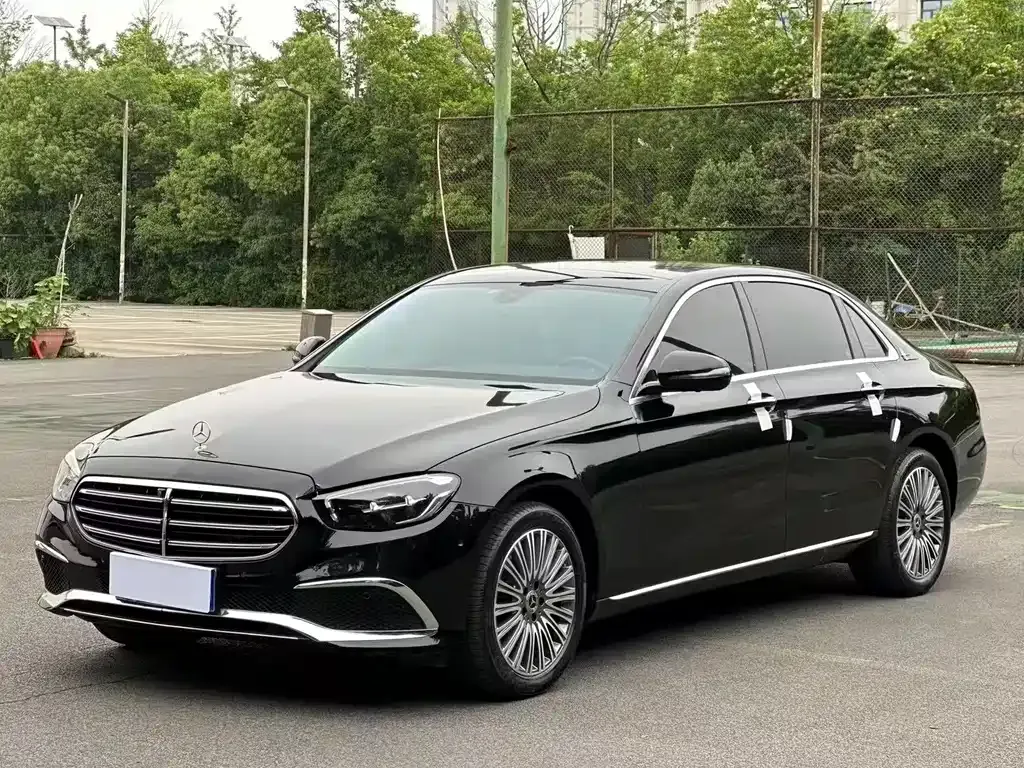 Mercedes-Benz E-Class — фото 9