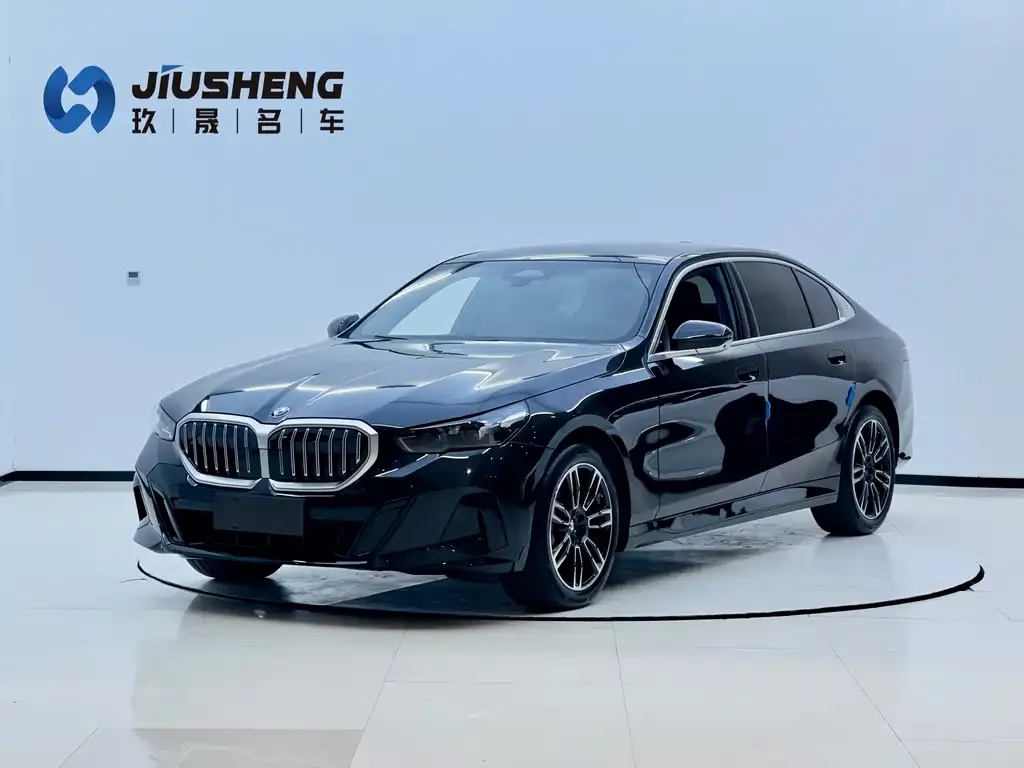 BMW 5 Series — фото 1