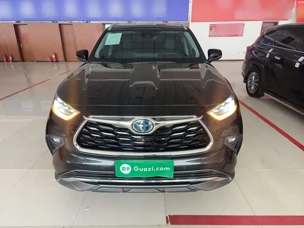 Toyota Highlander — фото 10
