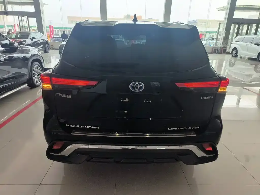 Toyota Highlander — фото 5