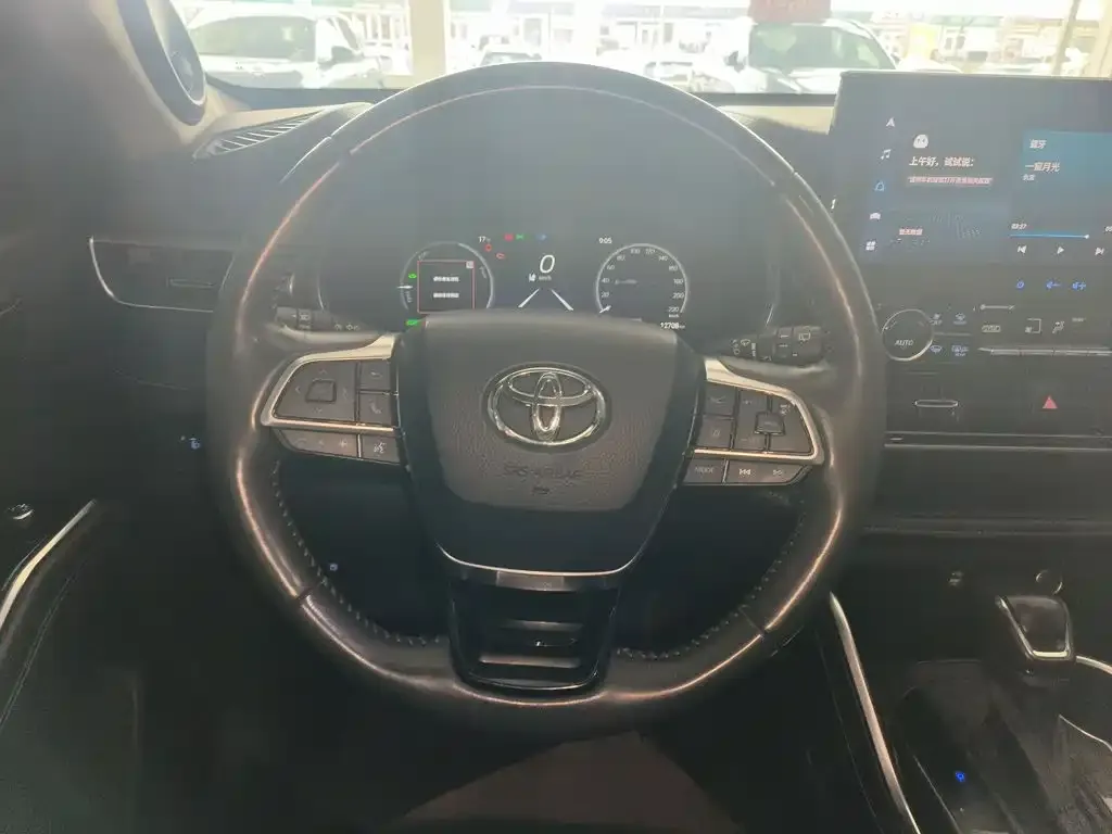 Toyota Highlander — фото 2