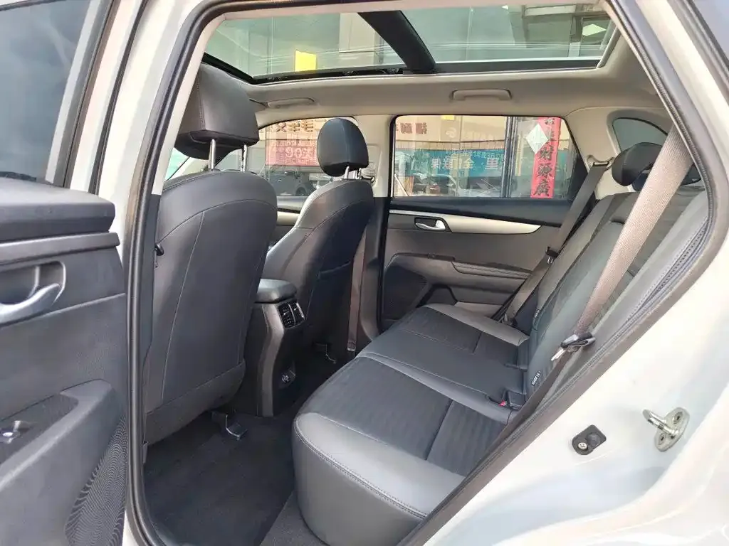 Kia Sportage — фото 9