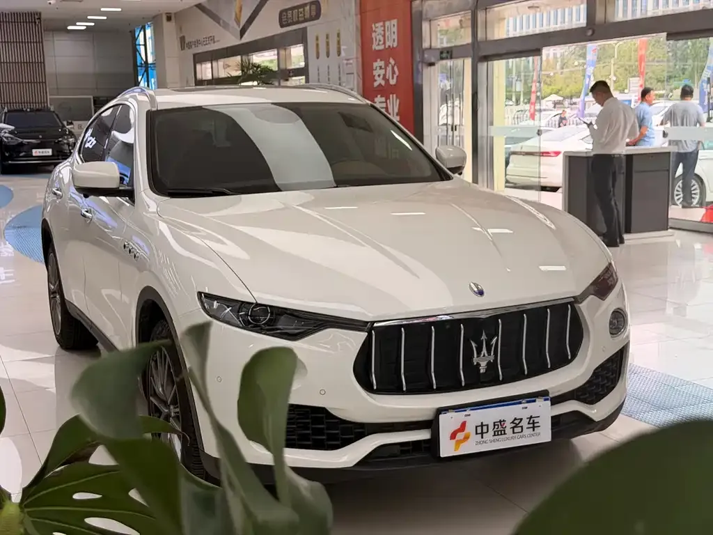Maserati Levante — фото 4
