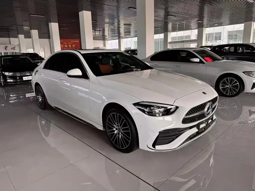 Mercedes-Benz C-Class — фото 1