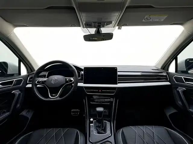 Volkswagen Tiguan L — фото 6