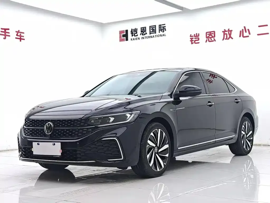 Volkswagen Passat — фото 1