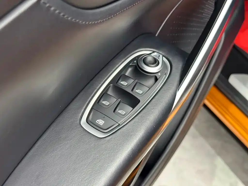 Aston Martin DBX 2022 из CN, фото 10