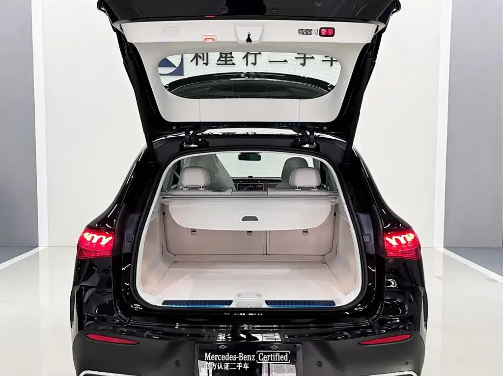 Mercedes-Benz EQE SUV — фото 10
