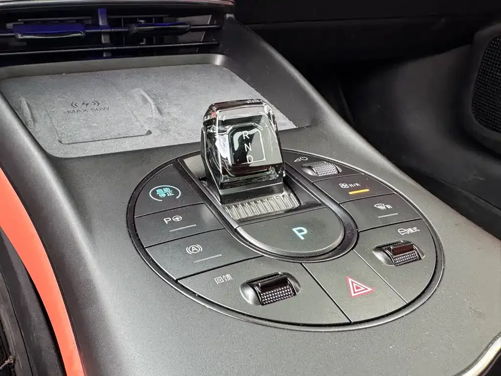 BYD Seal — фото 4