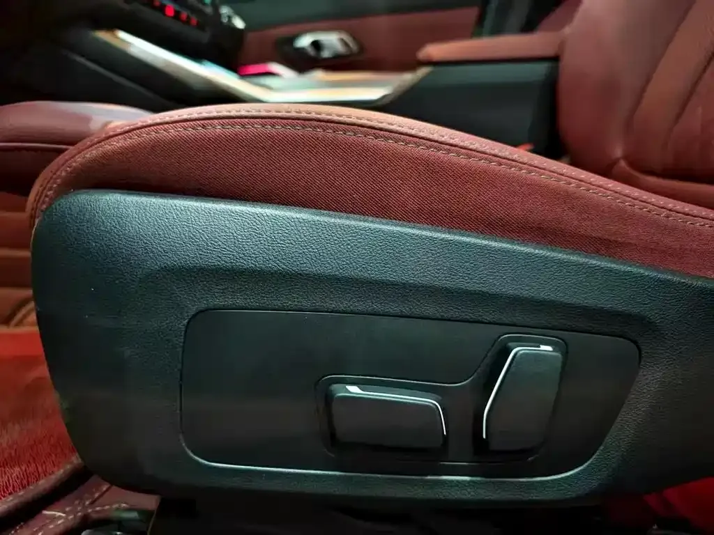 BMW 3 Series 2024 из CN, фото 3
