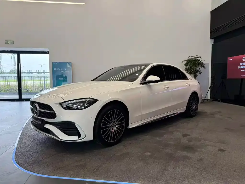 Mercedes-Benz C-Class — фото 1