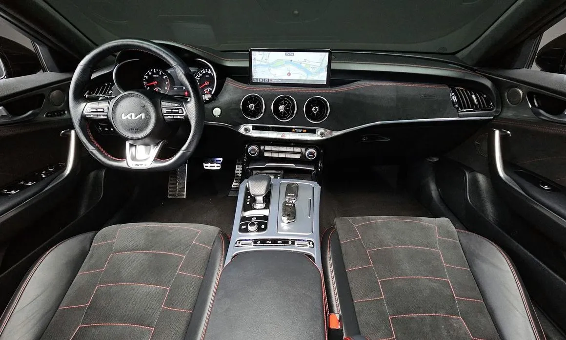 Kia Stinger 2023 из KR, фото 8