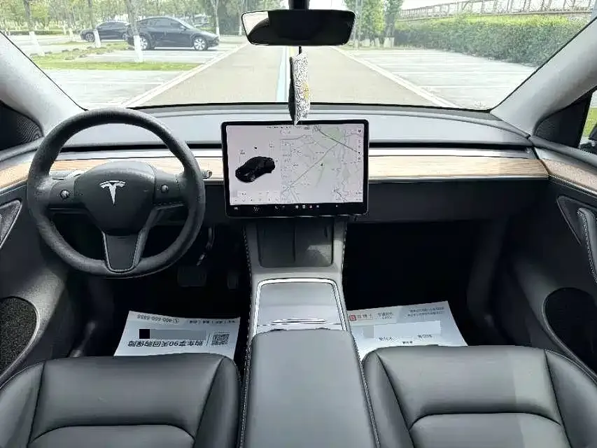 Tesla Model Y — фото 5