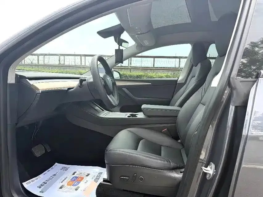 Tesla Model Y — фото 4