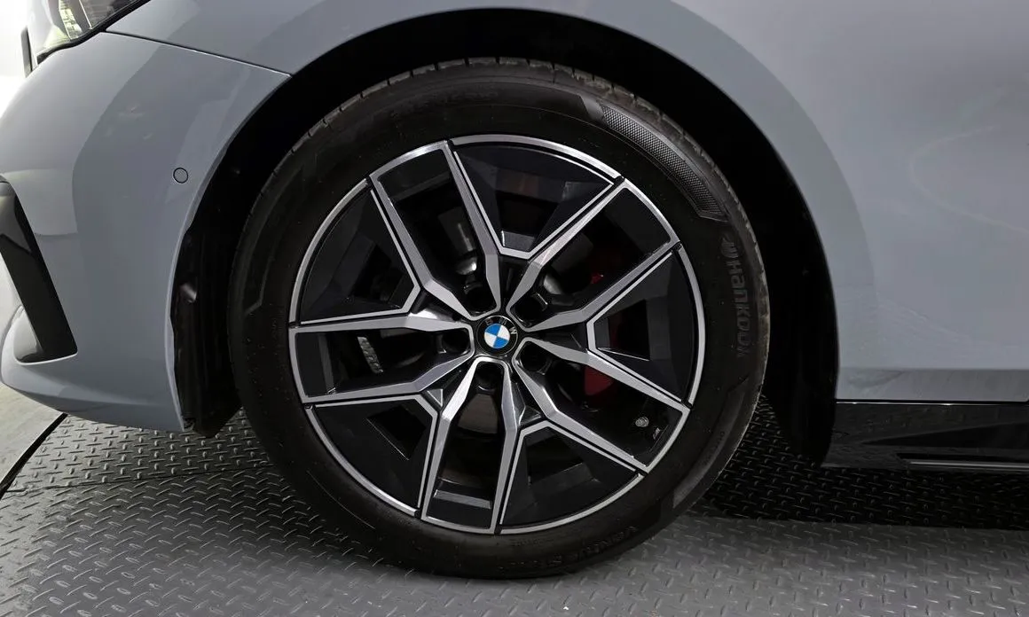 BMW 5-Series 2026 из KR, фото 7