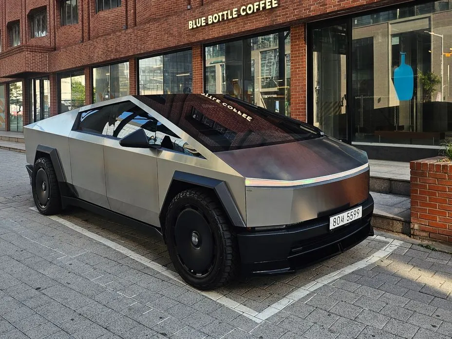 Tesla Cybertruck 2025 из KR, фото 1