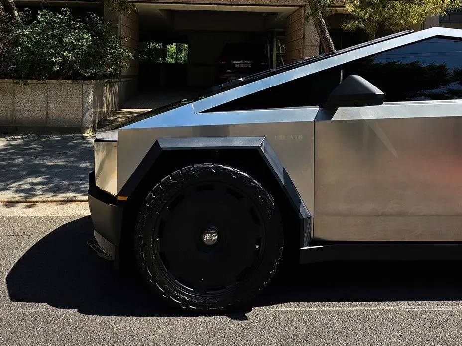 Tesla Cybertruck 2025 из KR, фото 5