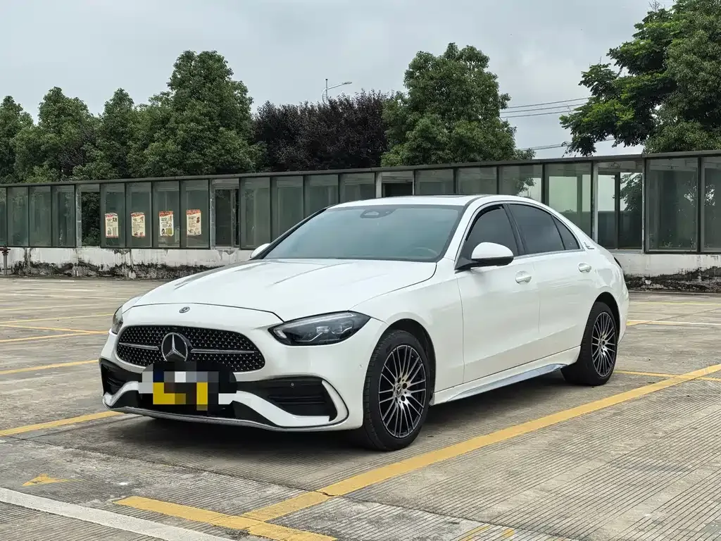 Mercedes-Benz C-Class — фото 1