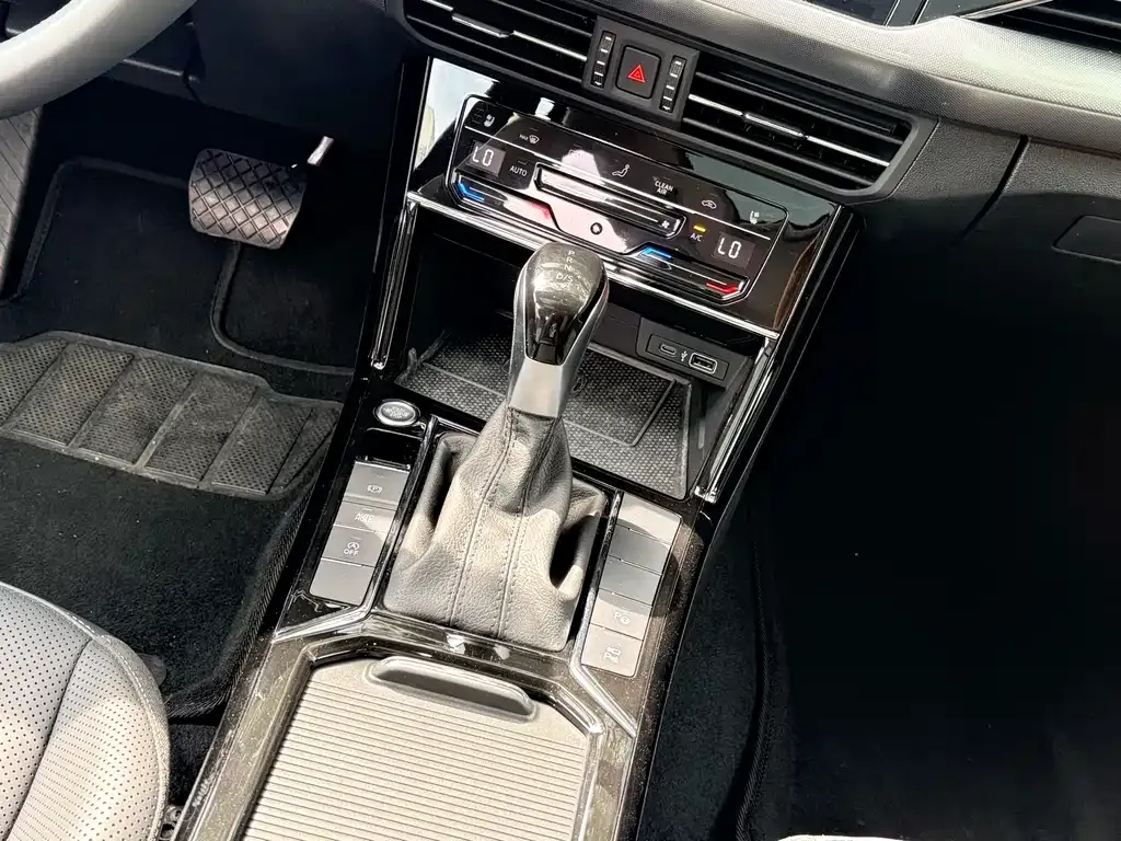 Volkswagen Passat — фото 7