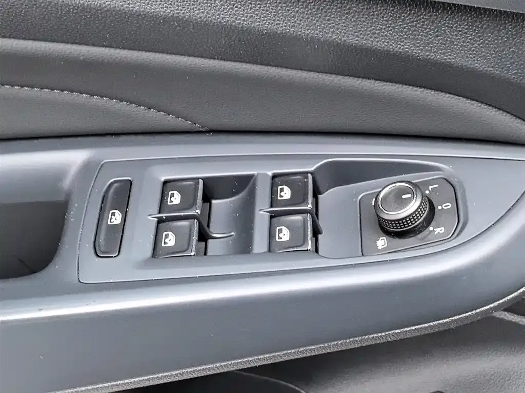 Volkswagen Passat — фото 6