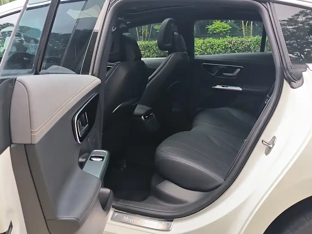 Mercedes-Benz EQE 2023 из CN, фото 2