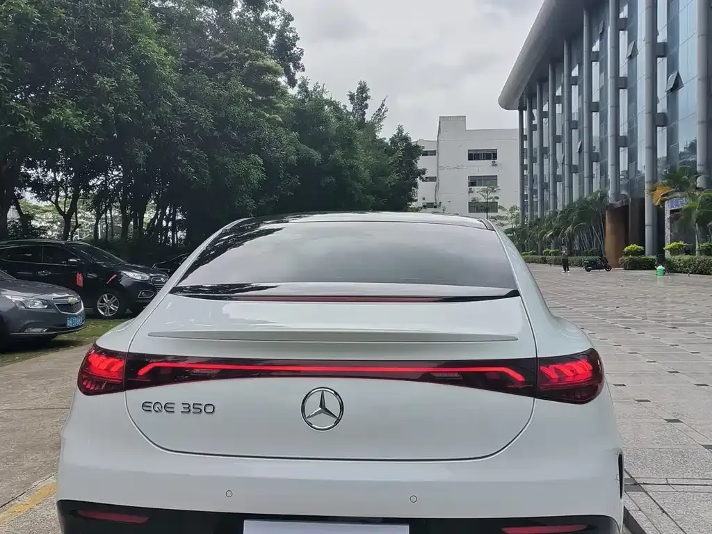 Mercedes-Benz EQE 2023 из CN, фото 3