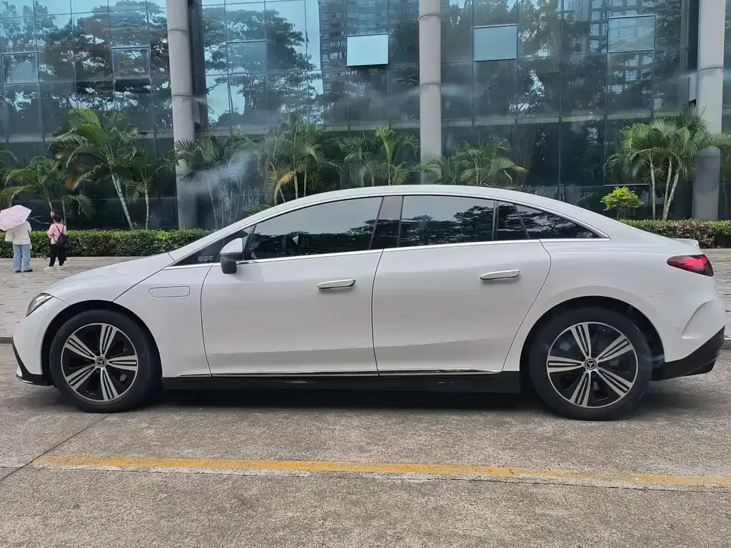 Mercedes-Benz EQE 2023 из CN, фото 8