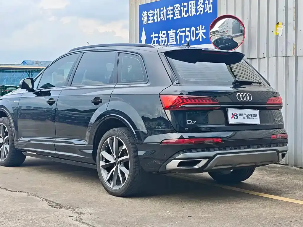 Audi Q7 2022 из CN, фото 9