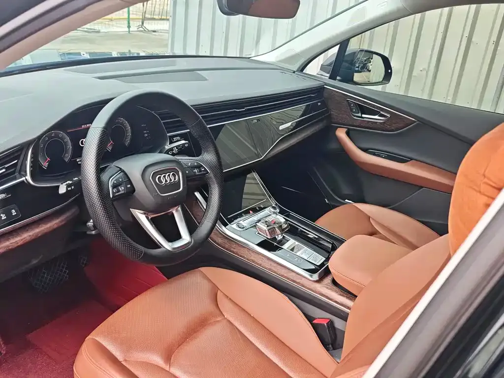Audi Q7 2022 из CN, фото 4