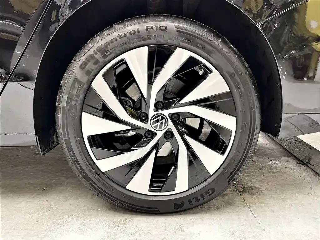 Volkswagen Passat — фото 3