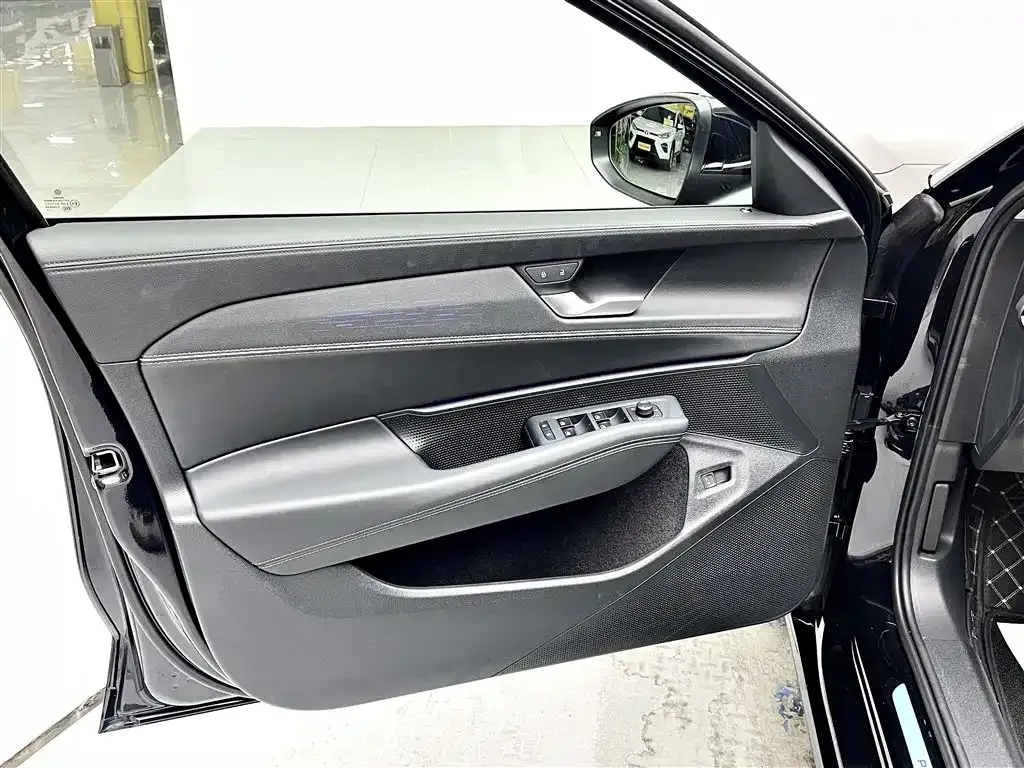 Volkswagen Passat — фото 10