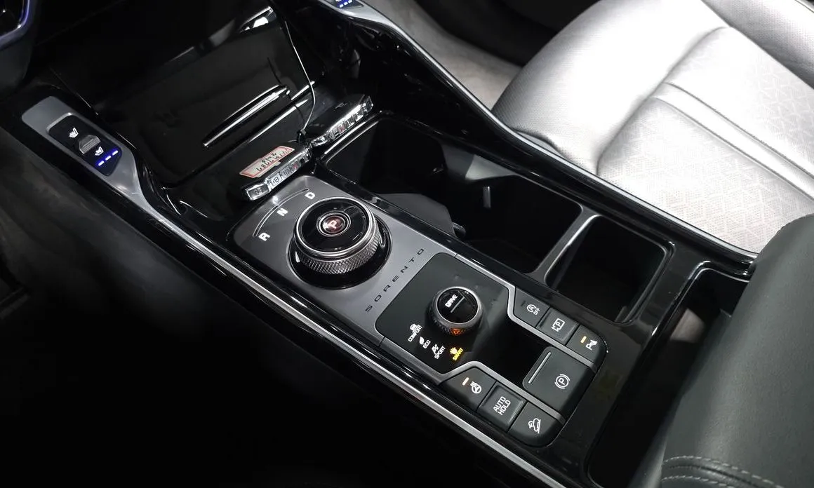 Kia Sorento — фото 8