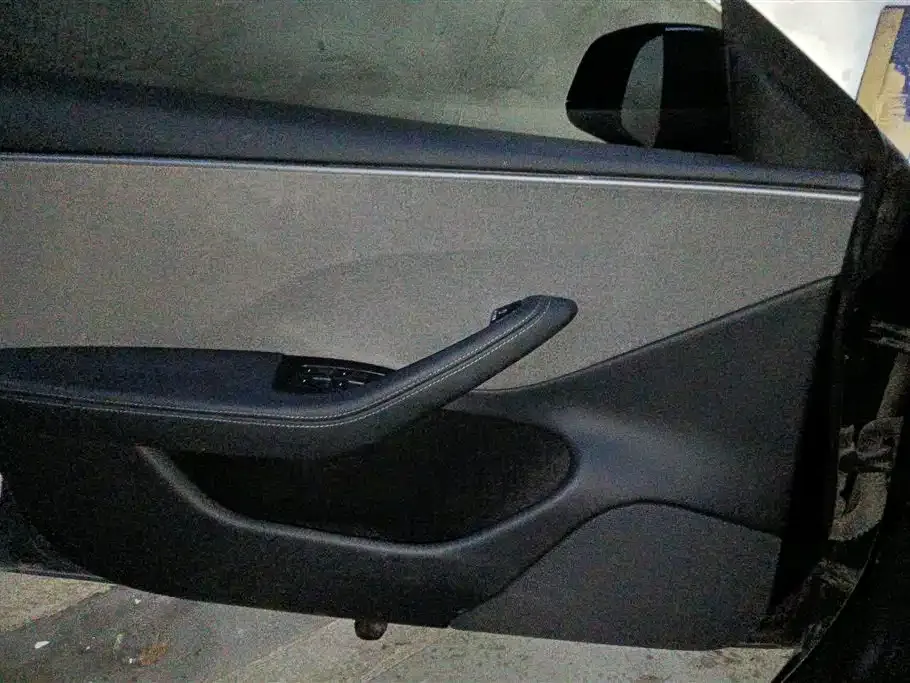 Tesla Model 3 — фото 6