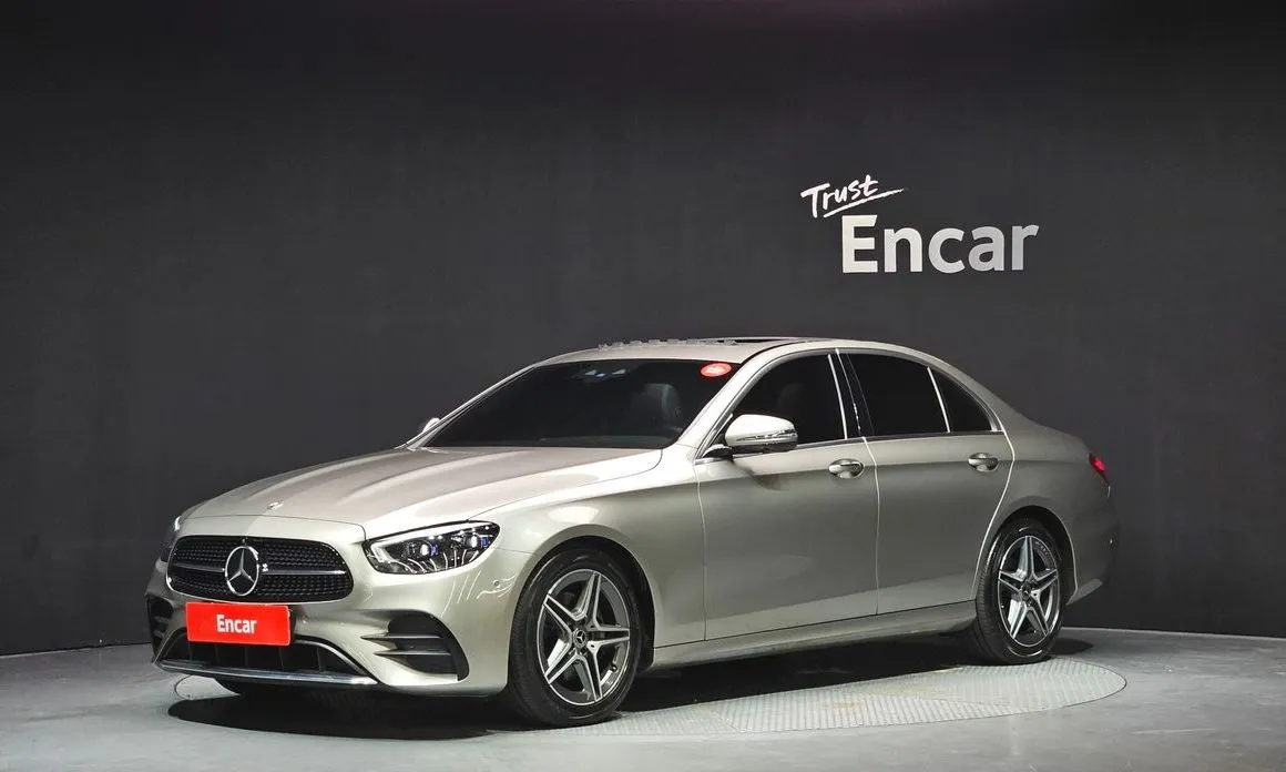 Mercedes-Benz E-Class — фото 1