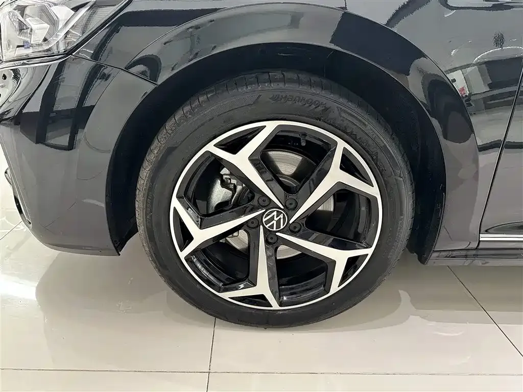 Volkswagen Passat — фото 9