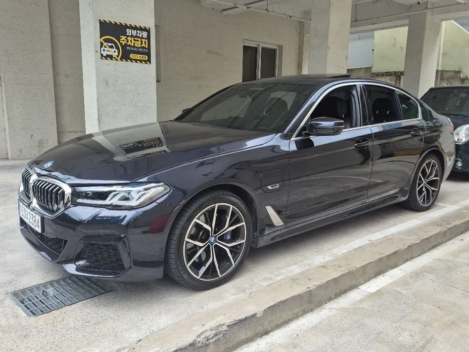 BMW 5-Series — фото 10