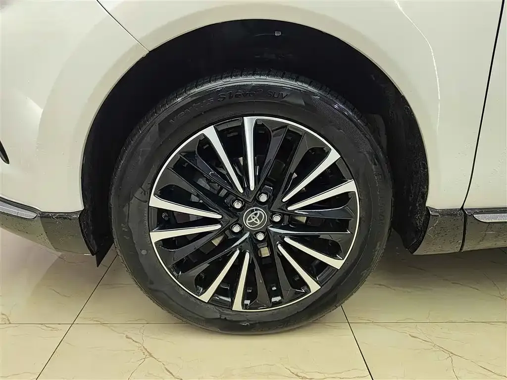 Toyota Venza 2023 из CN, фото 10