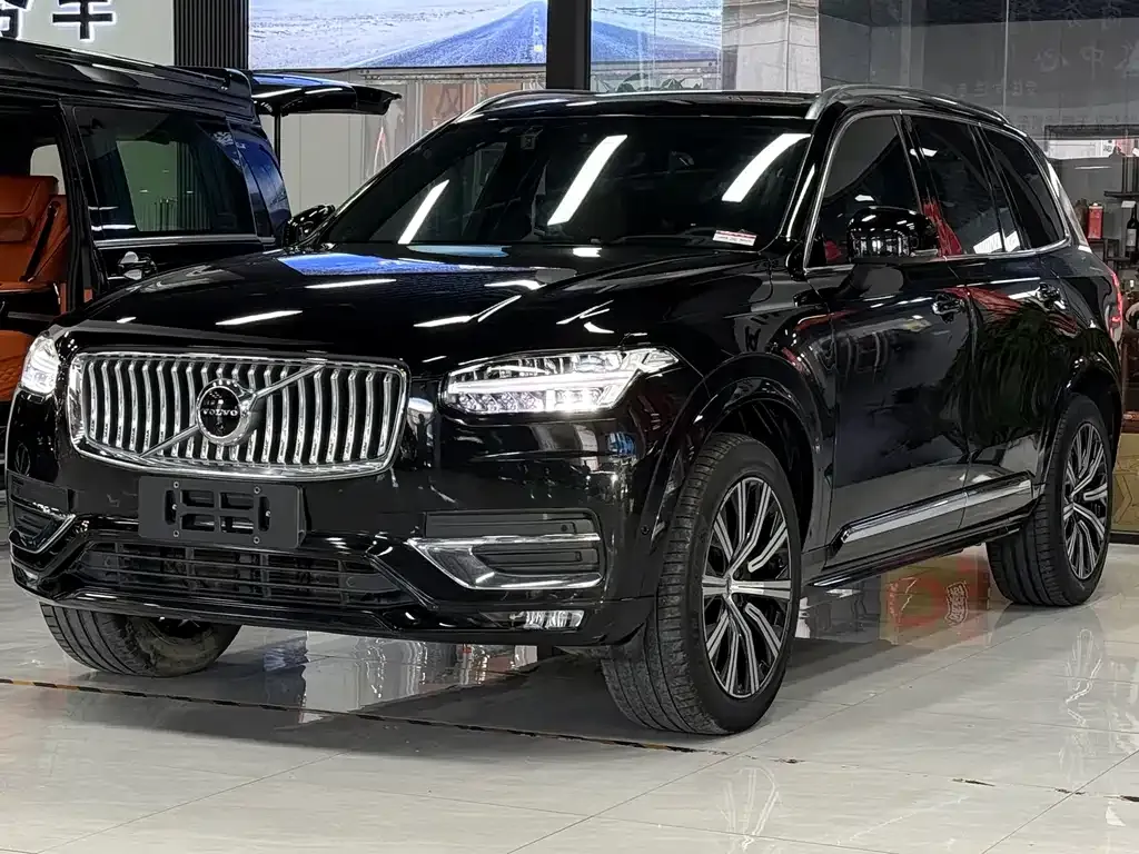 Volvo XC90 — фото 1